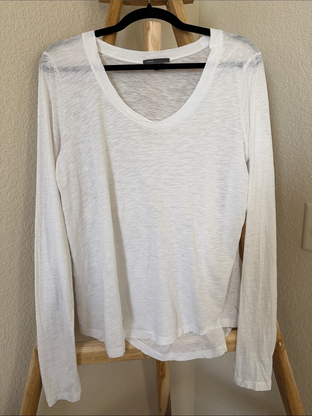 Lightweight White Long-Sleeve Scoop Neck Slub Knit Cotton Tee